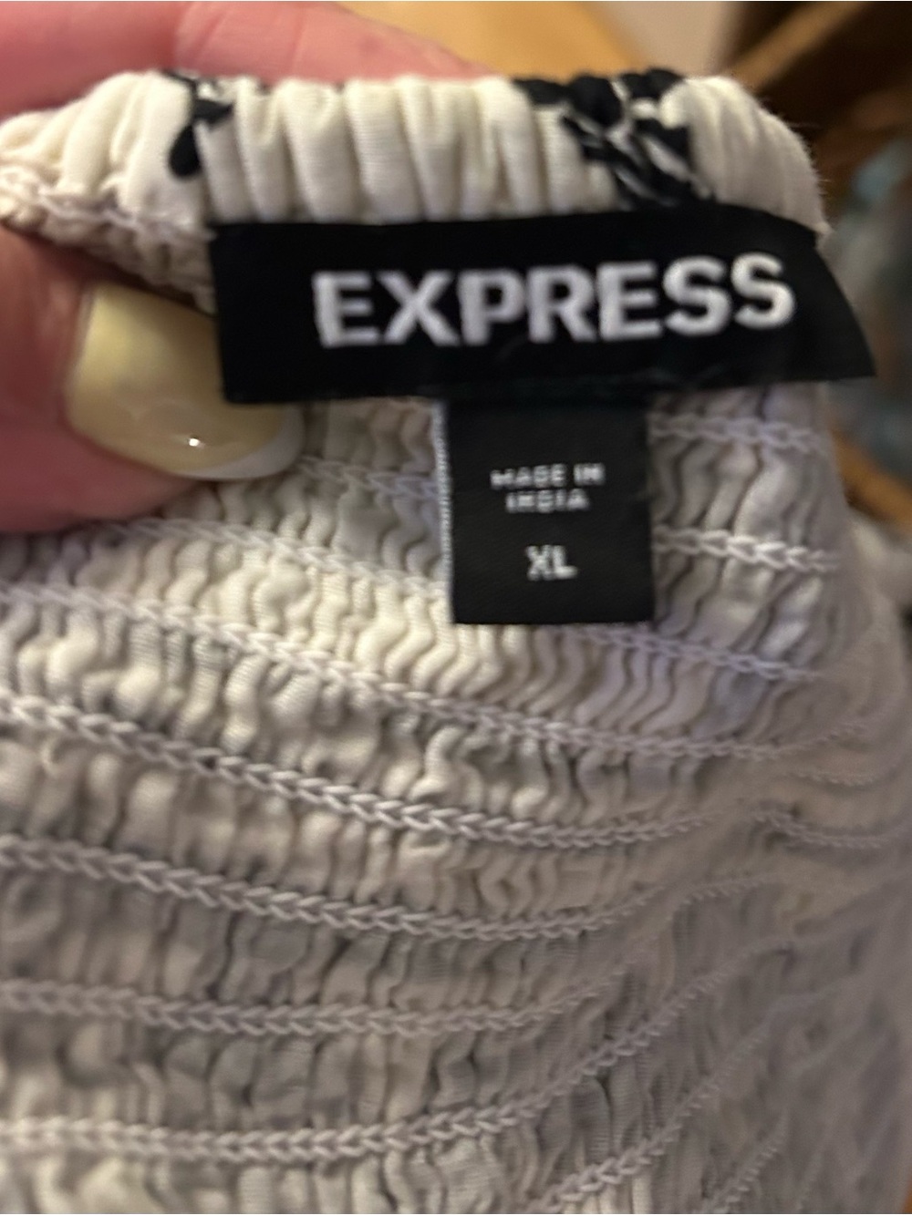 Express Linen Black Cream Shells Scrolls Puff Sleeve Crossover Crop Top Size XL - Picture 3 of 3